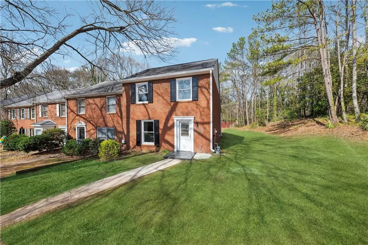 Savannah Real Estate | View 185 Willow Stream Court | Listing