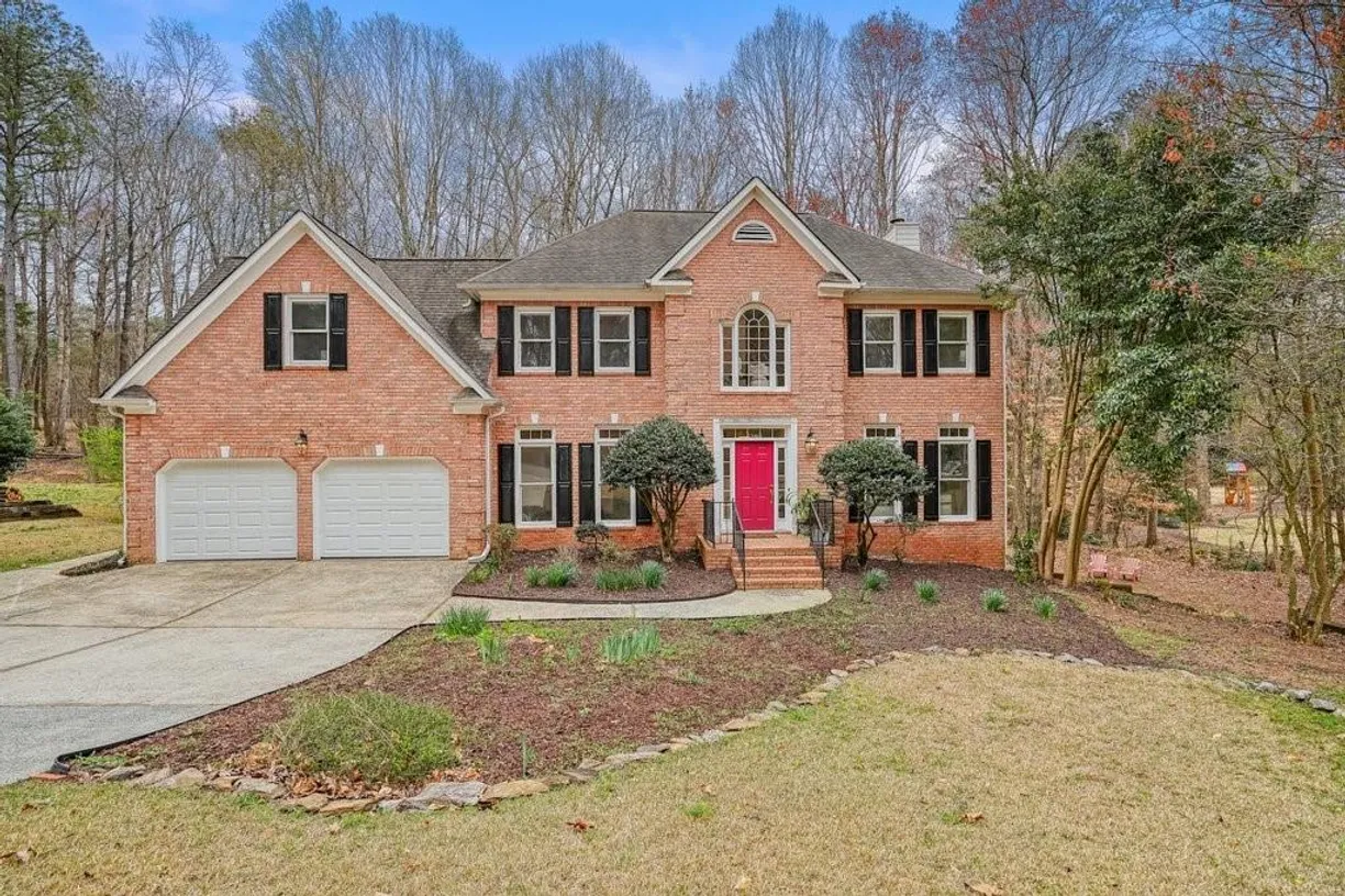 Savannah Real Estate | View 465 Woodbrook Way | 5 Beds, 2 Baths