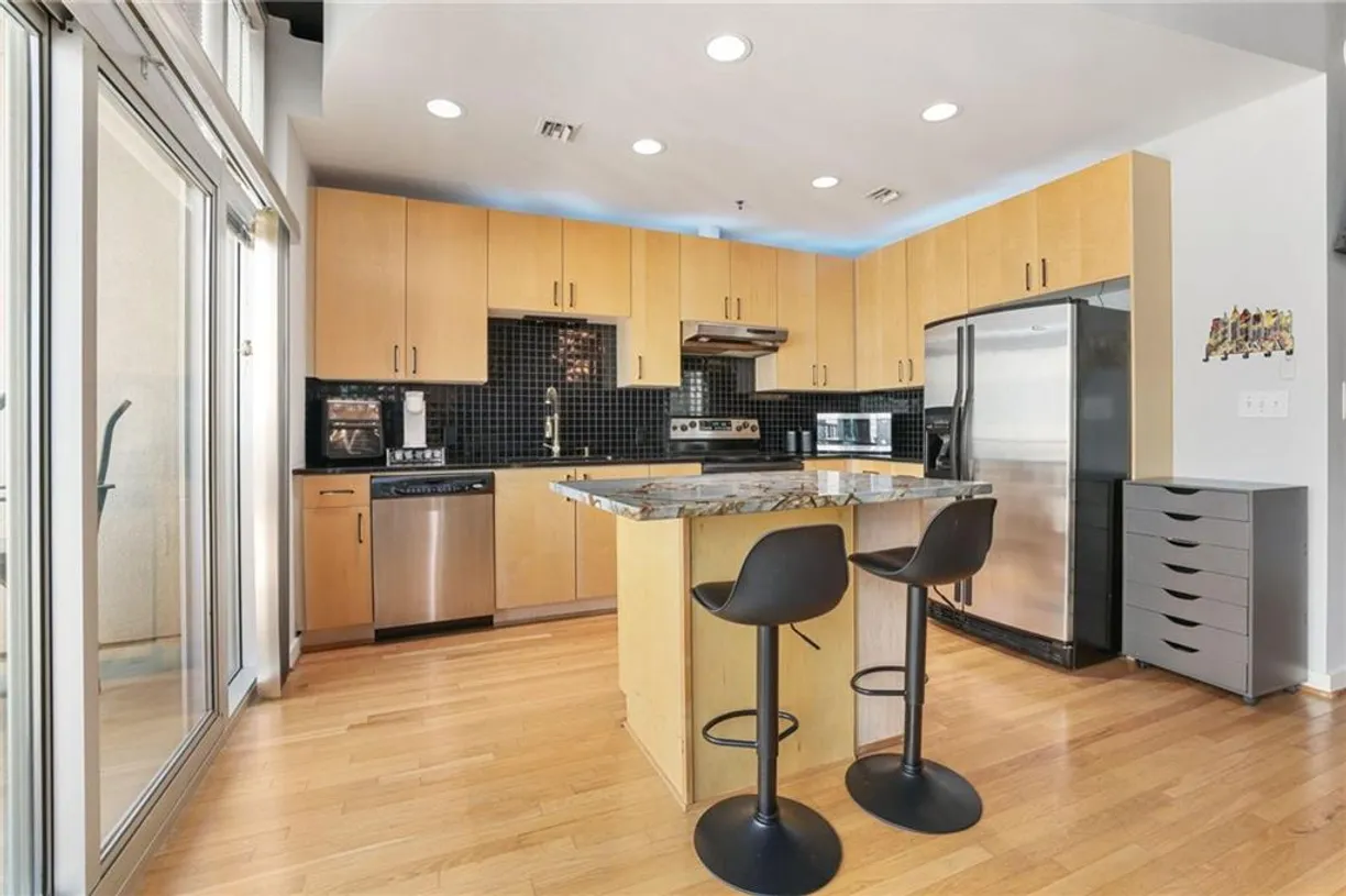 Savannah Real Estate | View 943 Peachtree Street, 1603 | Listing