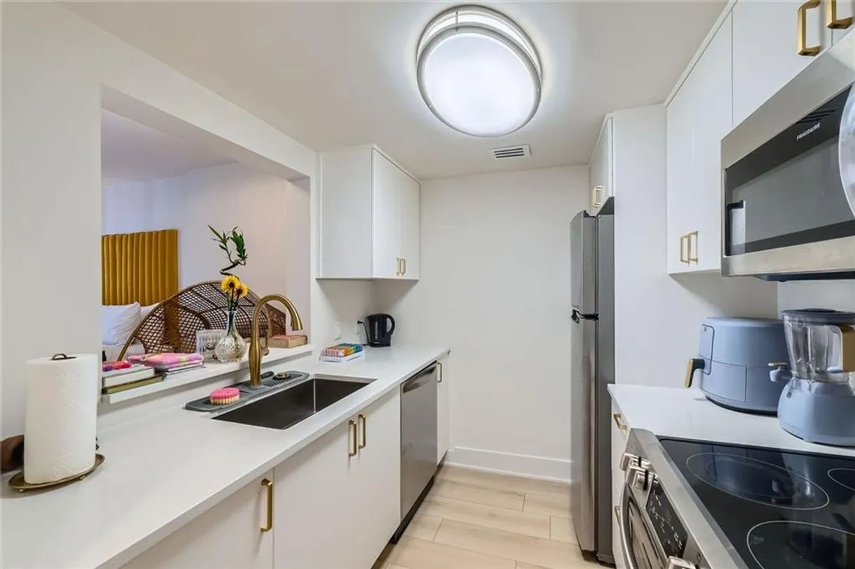 Savannah Real Estate | View 1280 W Peachtree Street, 2601 | Listing