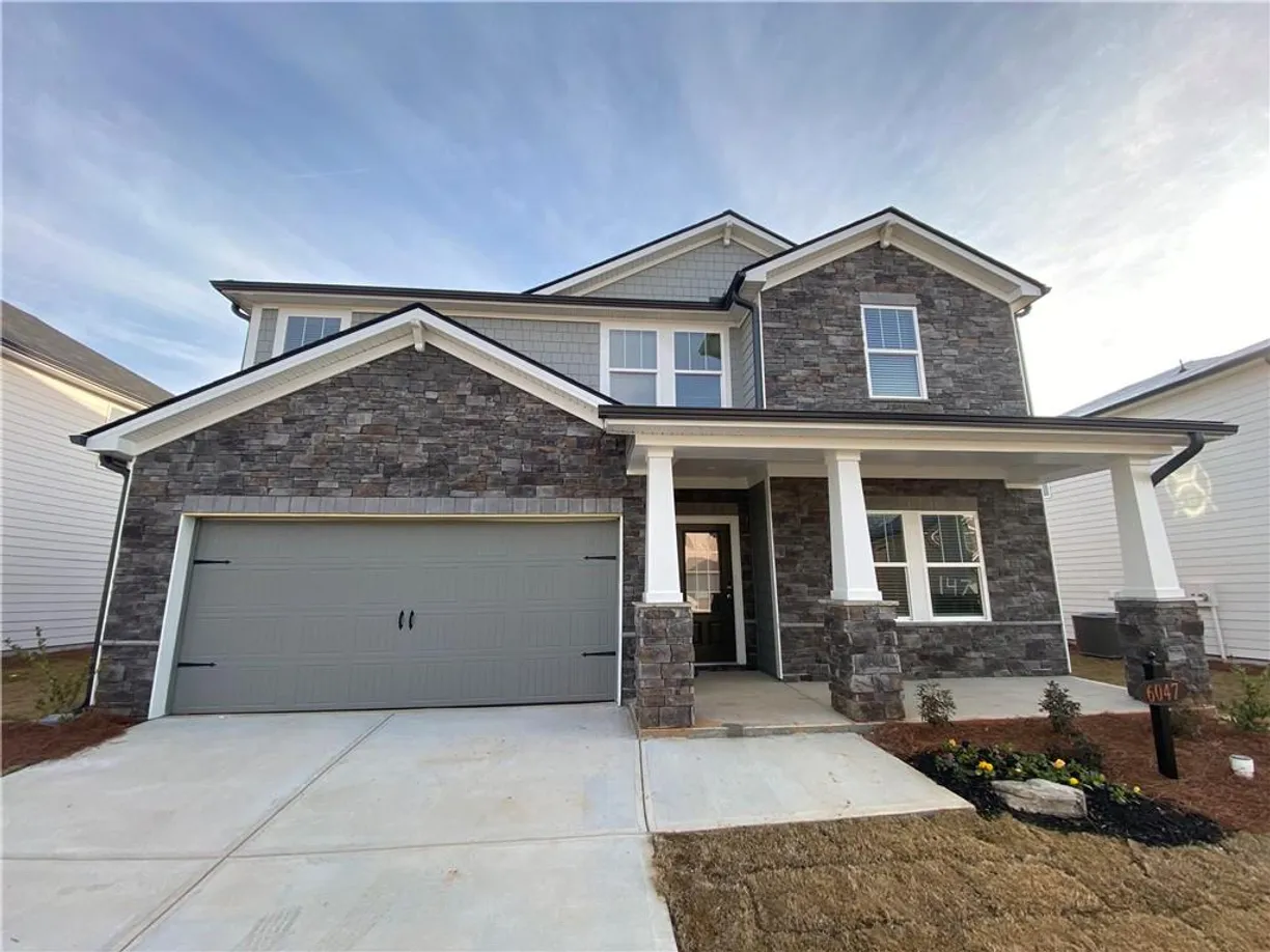 Savannah Real Estate | View 6047 Hickory Creek Court | 5 Beds, 3 Baths