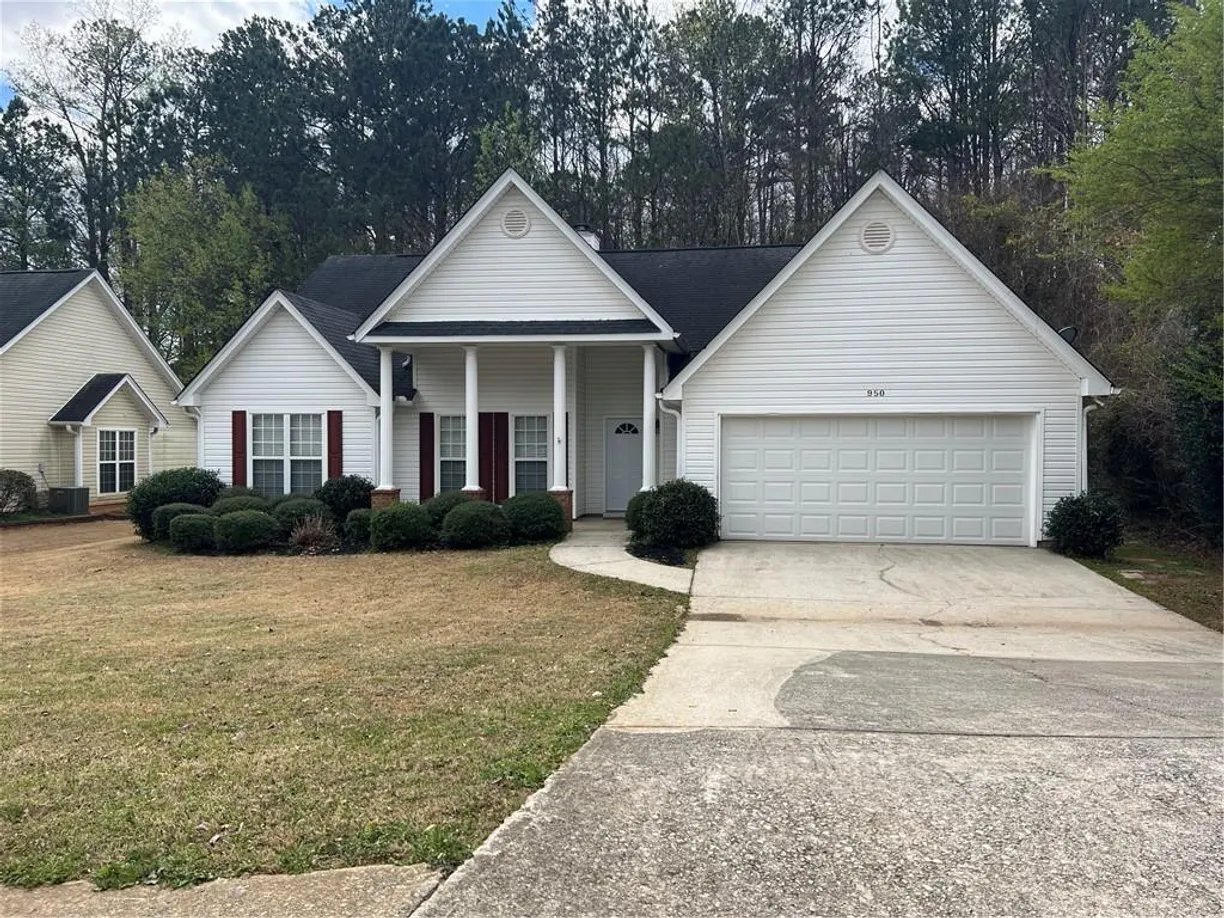 Savannah Real Estate | View 950 Spring Ives Drive | 3 Beds, 2 Baths