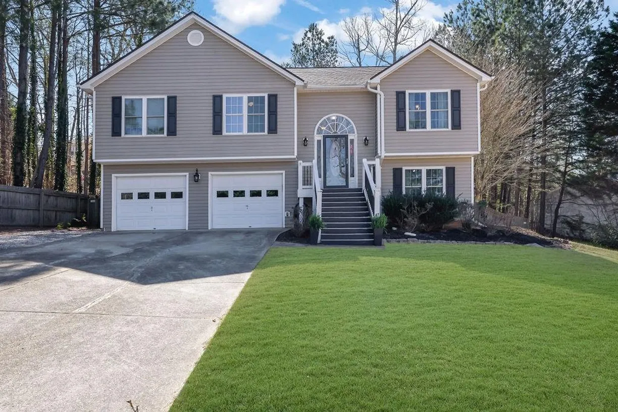Savannah Real Estate | View 3222 Pagoda Trace | 4 Beds, 3 Baths