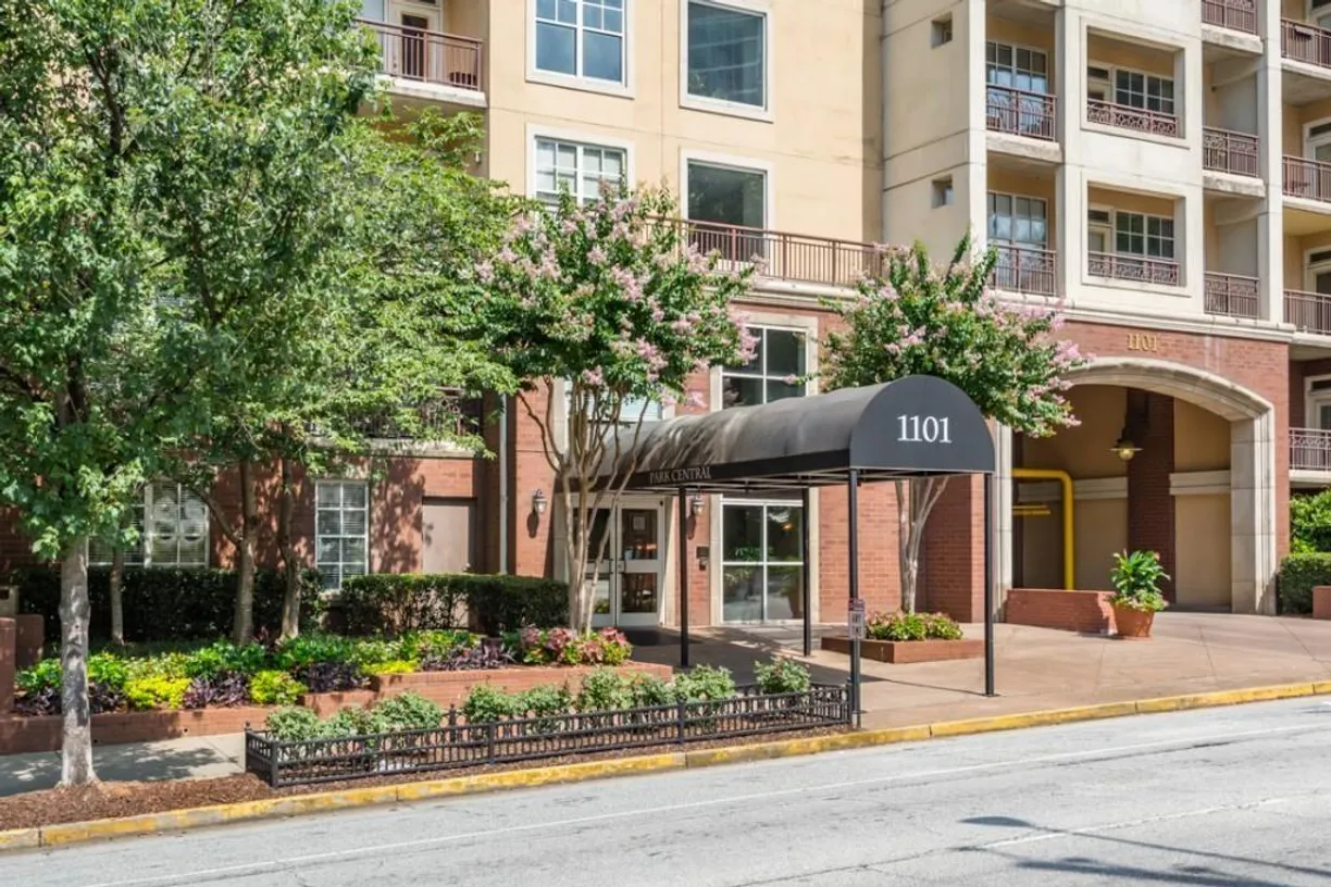 Savannah Real Estate | View 1101 Juniper Street, 612 | 1 Bed, 1 Bath