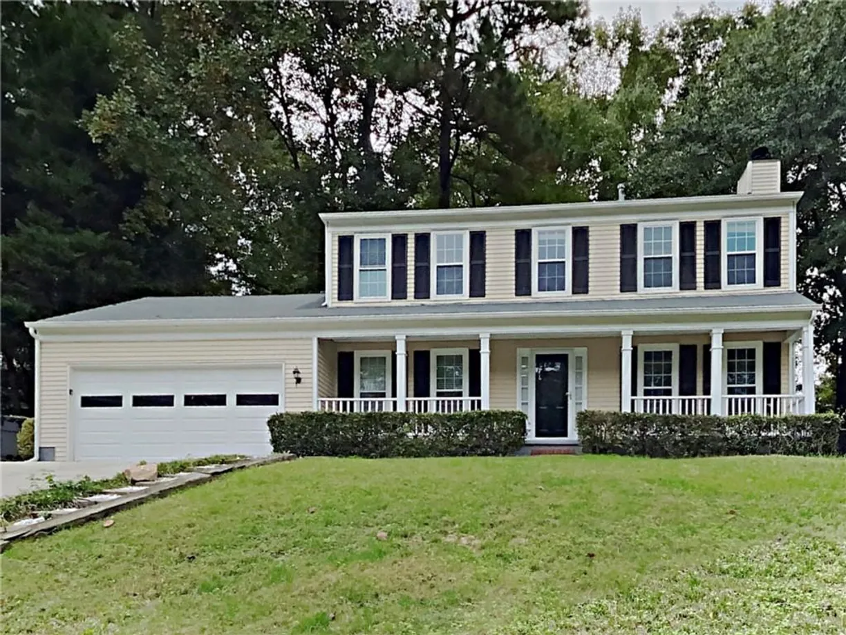 Savannah Real Estate | View 800 Crab Orchard Drive | 3 Beds, 2 Baths
