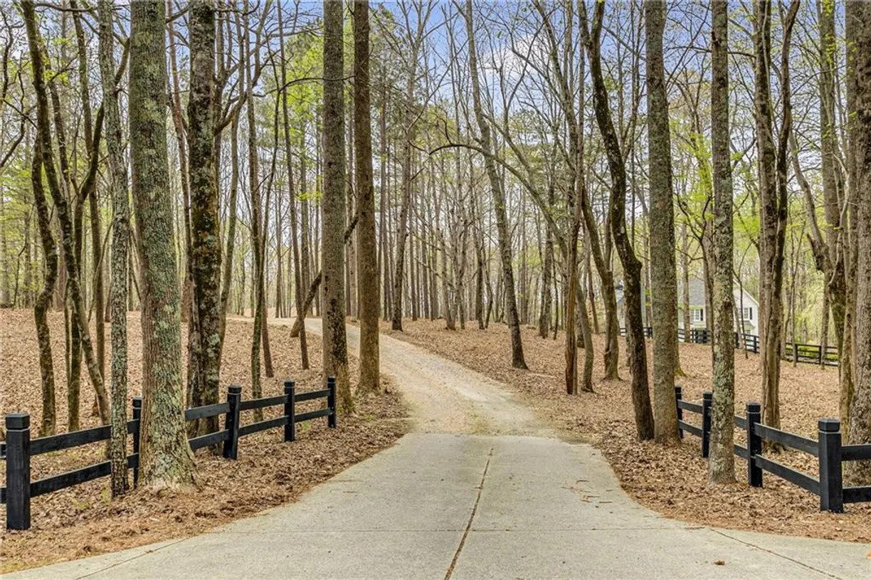 Savannah Real Estate | View 16218 Henderson Road | Listing
