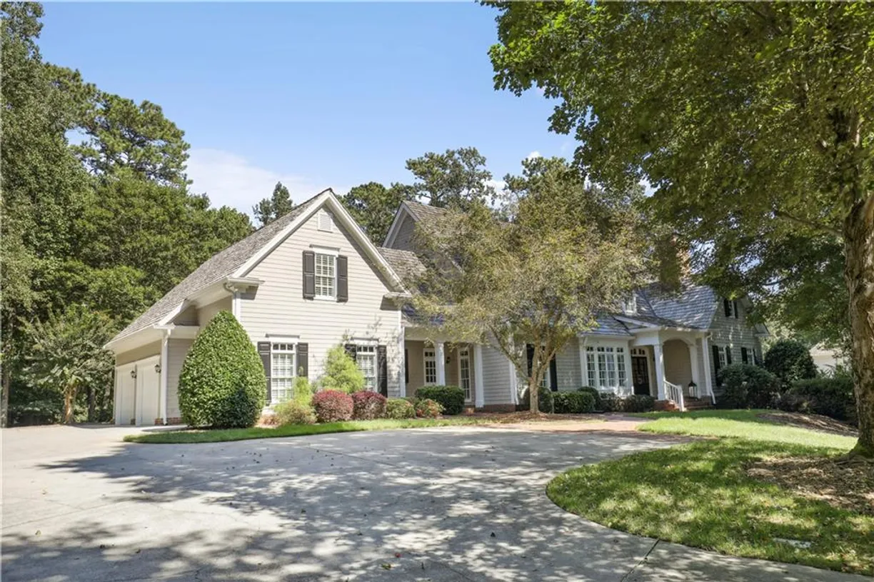 Savannah Real Estate | View 1985 Long Hollow Lane | 6 Beds, 5 Baths