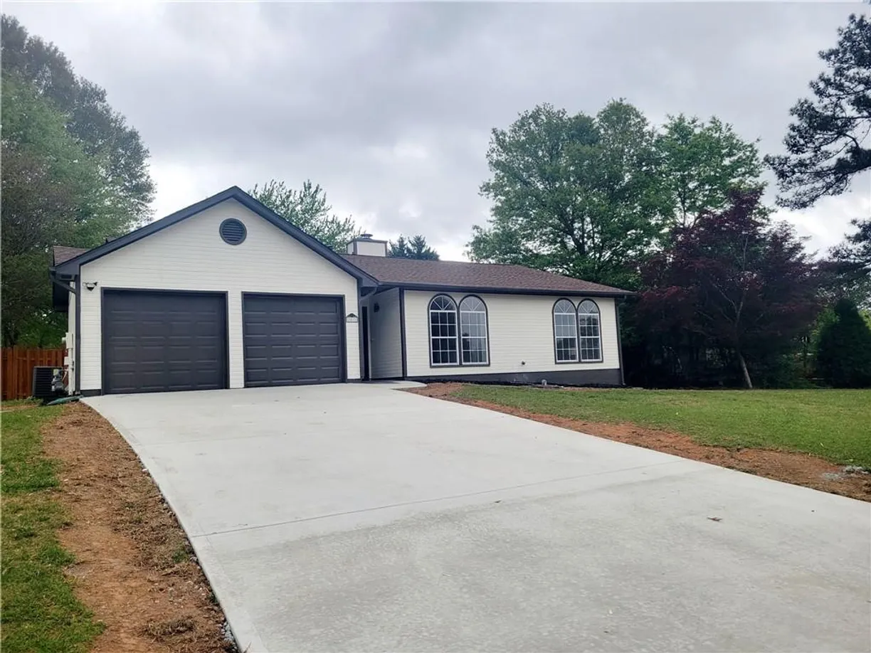 Savannah Real Estate | View 2831 Skye Terrace | 3 Beds, 2 Baths