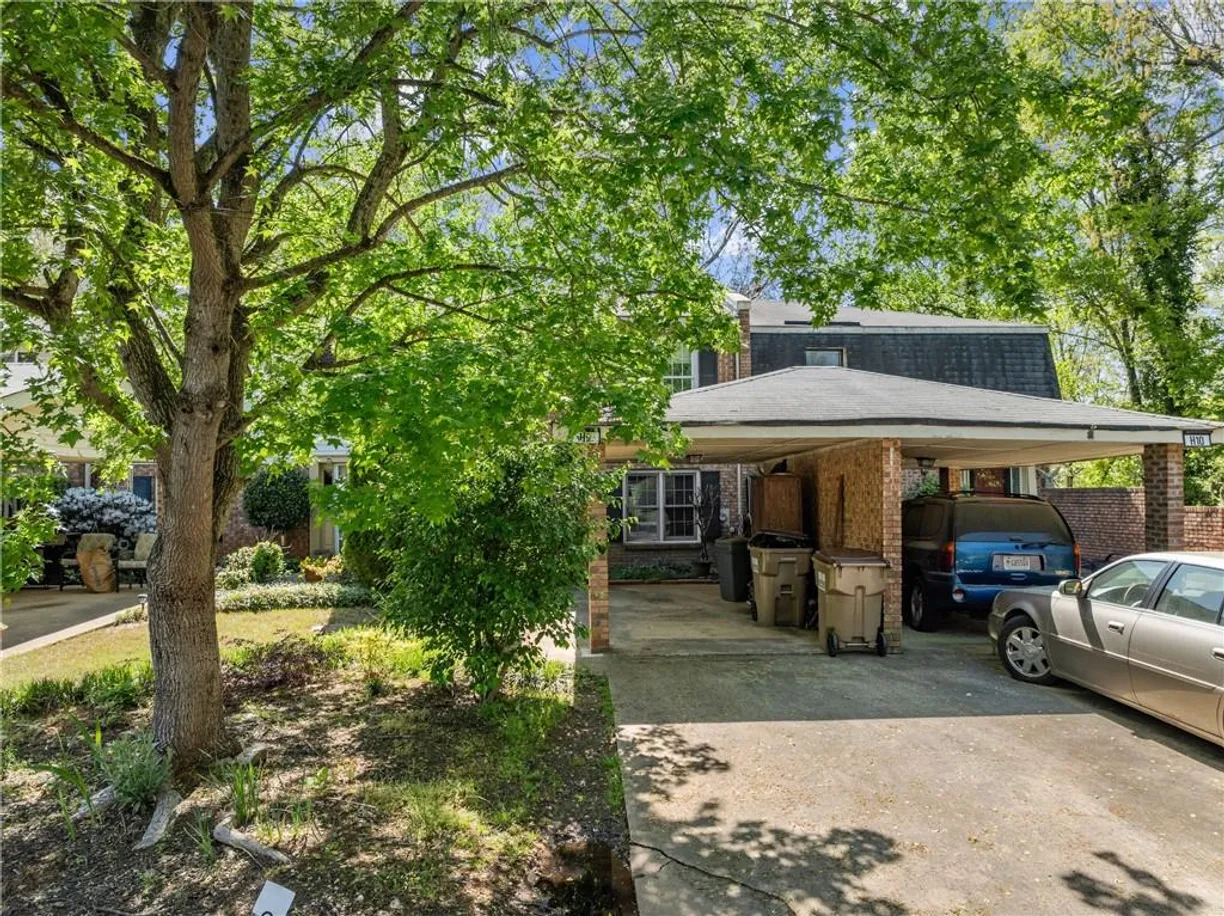 Savannah Real Estate | View 6500 Gaines Ferry Road | 2 Beds, 1 Bath