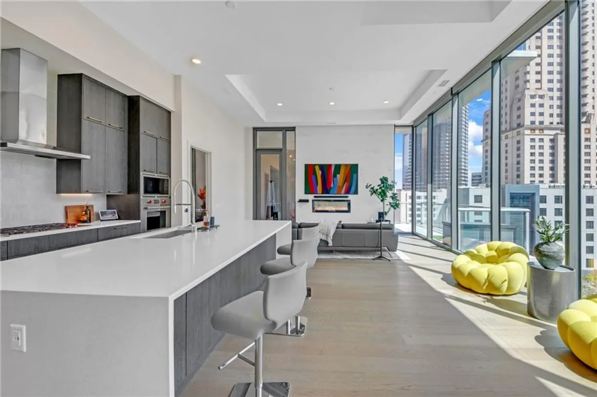 Savannah Real Estate | View 40 12th Street, 903 | 2 Beds, 2 Baths