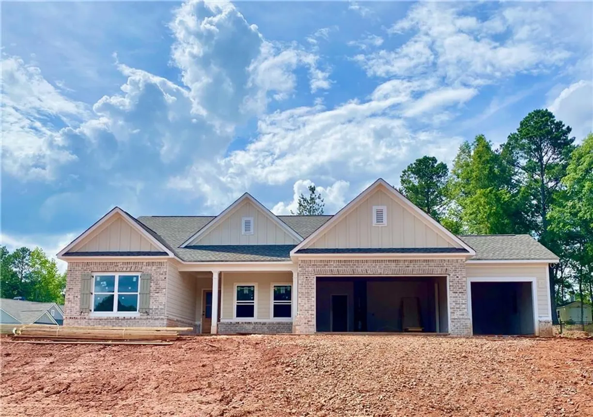 Savannah Real Estate | View 700 Belle Vista Street | 4 Beds, 3 Baths