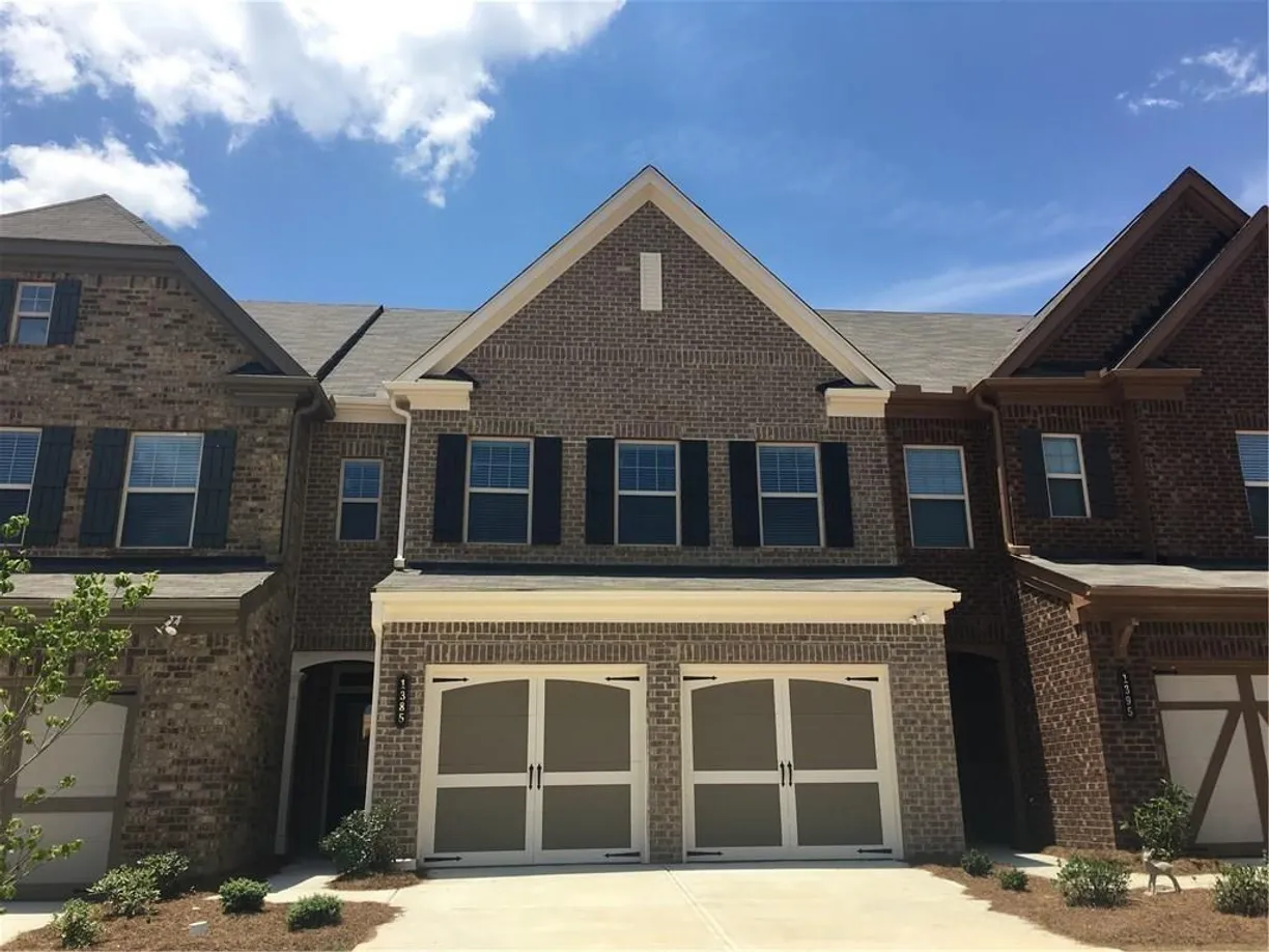 Savannah Real Estate | View 1385 Hampton Oaks Drive | 3 Beds, 2 Baths