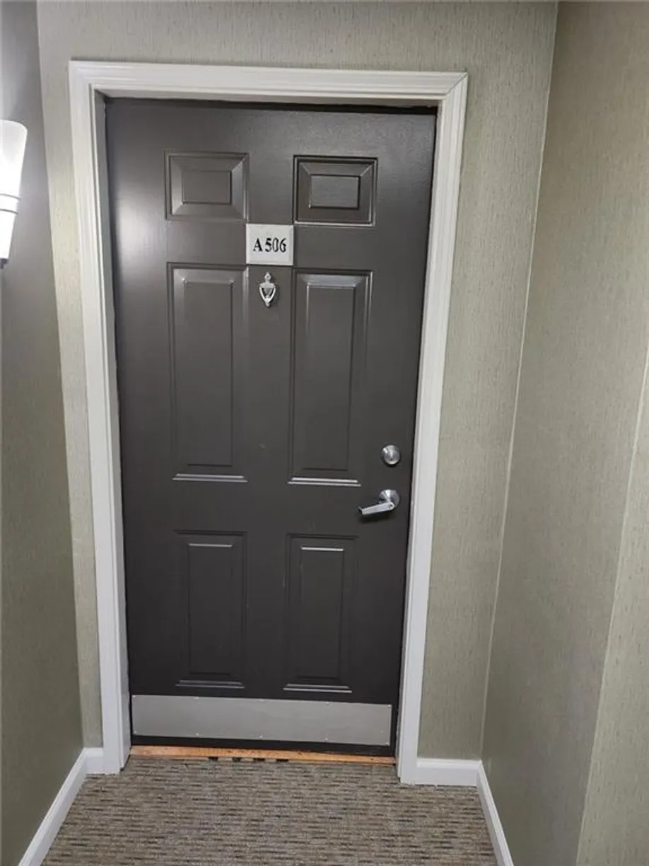 Savannah Real Estate | View 1075 PEACHTREE Walk, 506 | 2 Beds, 2 Baths