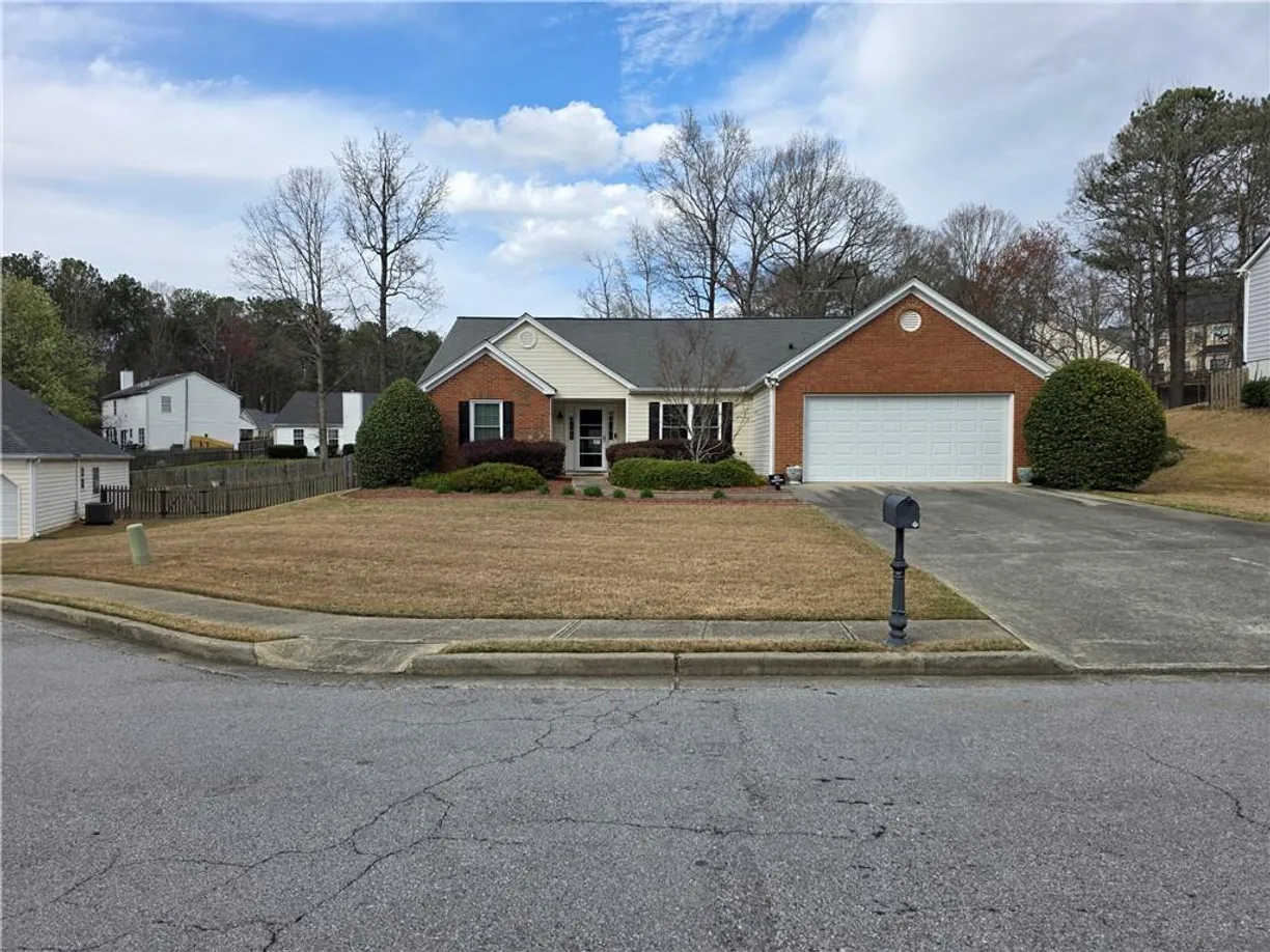 Savannah Real Estate | View 1235 Jasmine Green Court | 3 Beds, 2 Baths