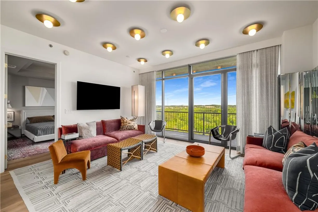 Savannah Real Estate | View 2233 Peachtree Road, 1207 | 1 Bed, 1 Bath