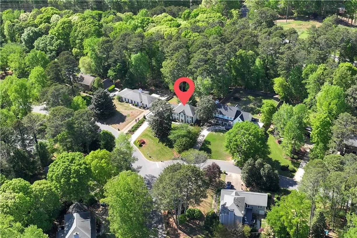 Savannah Real Estate | View 2648 Kenwood Drive | Listing