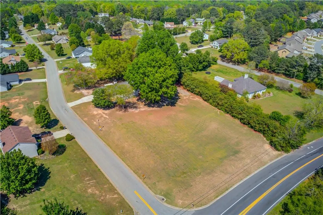Savannah Real Estate | View 1312 Harbins Road | 4 Beds, 2 Baths