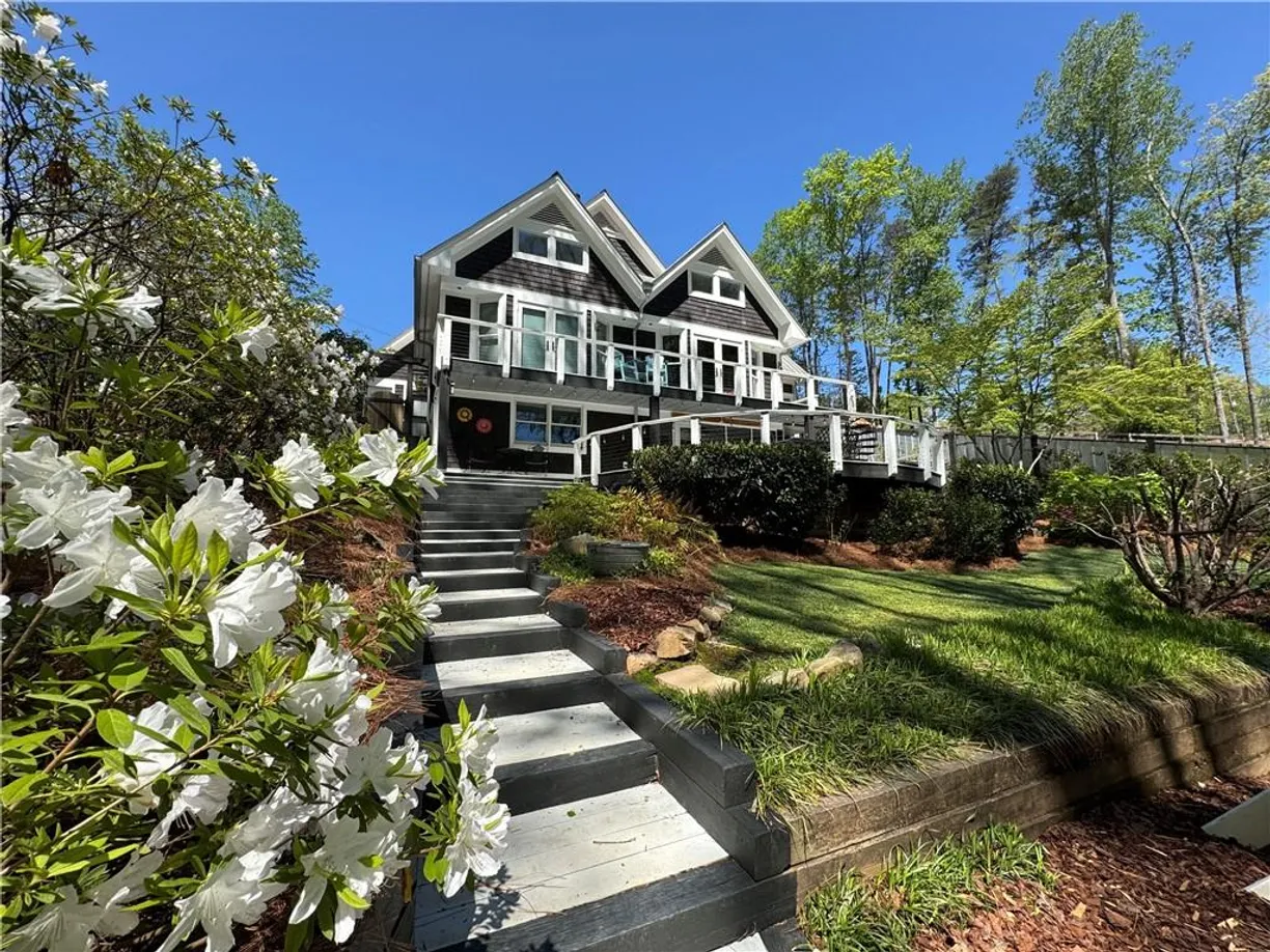 Savannah Real Estate | View 6255 Lakeview Drive | Listing