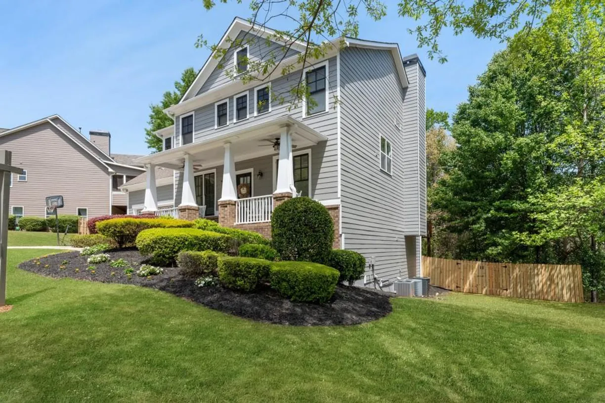 Savannah Real Estate | View 208 Park Pointe Way | Listing