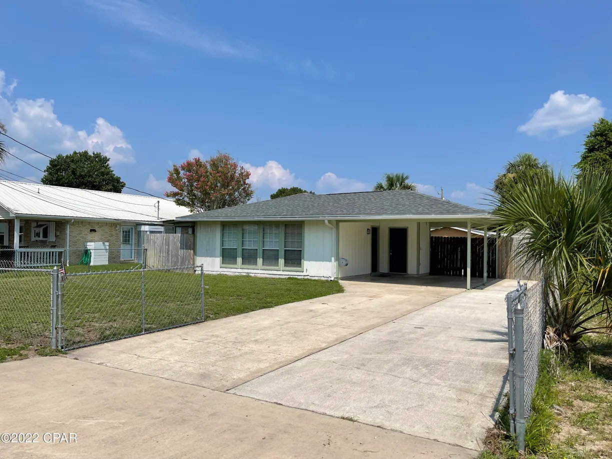Northwest Florida Real Estate | View 225 N El Centro | 3 Beds, 2 Baths