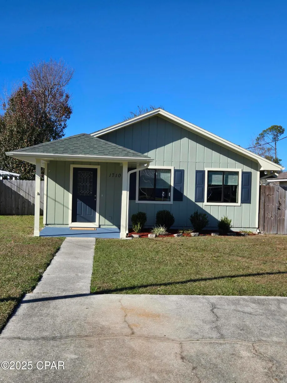 Northwest Florida Real Estate | View 1710 Illinois Avenue | 3 Beds, 2 Baths