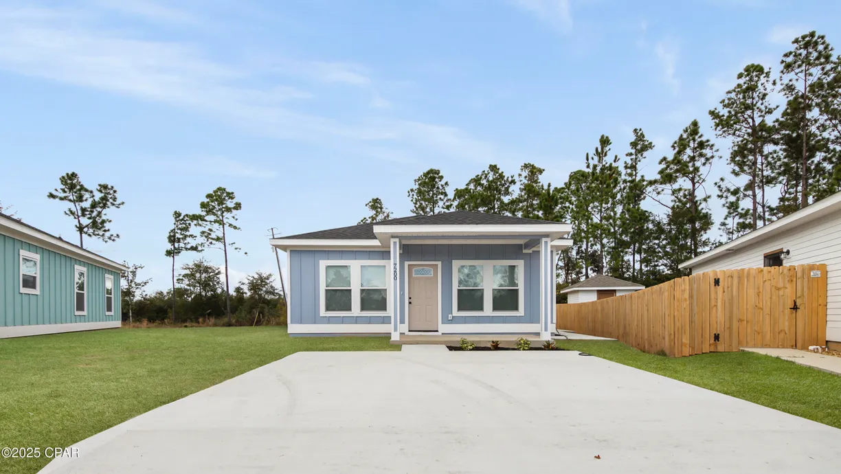 Northwest Florida Real Estate | View 7200 LAKE SUZZANNE WAY | 3 Beds, 2 Baths