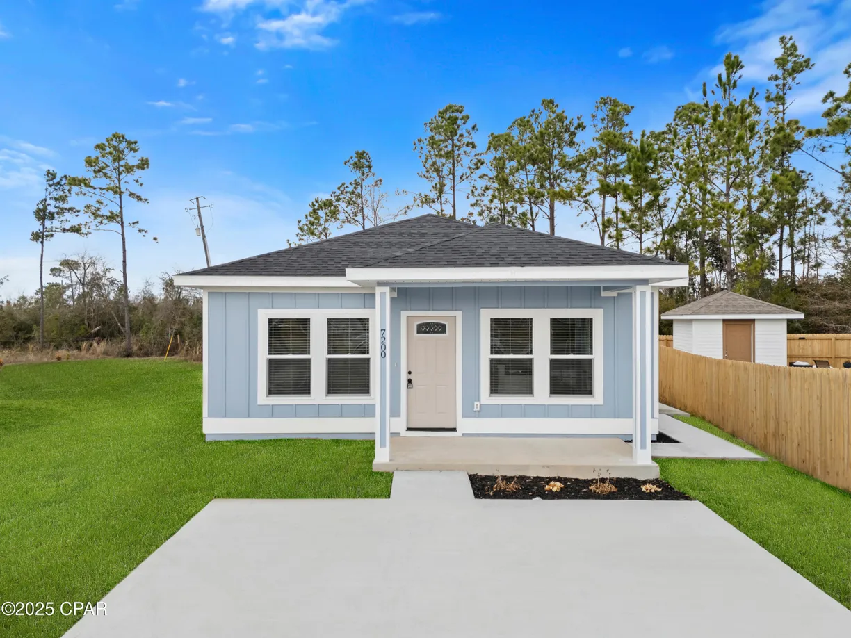 Northwest Florida Real Estate | View 7200 LAKE SUZZANNE WAY | Listing