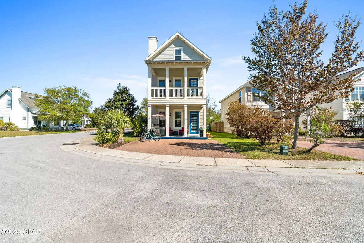 Northwest Florida Real Estate | View 349 Madison Circle | 3 Beds, 3 Baths