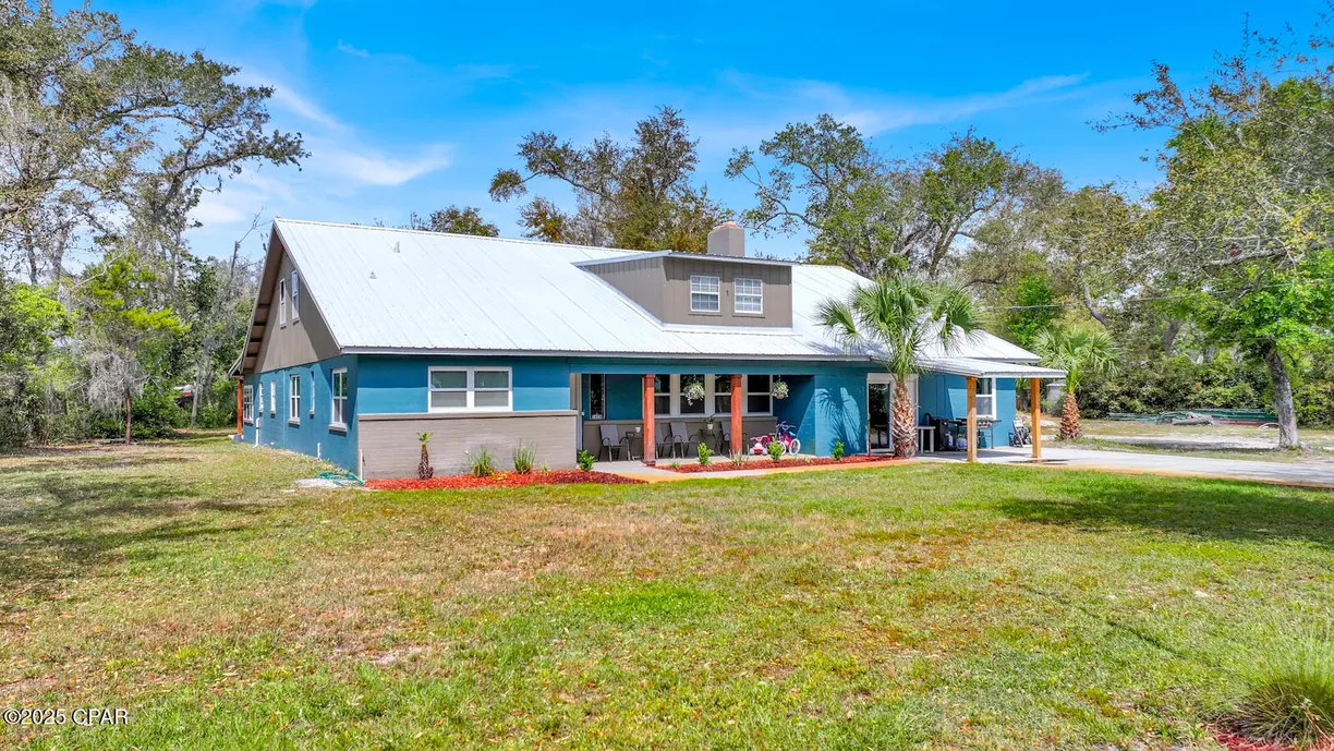 Northwest Florida Real Estate | View 1428 Parkway Drive | 8 Beds, 3 Baths