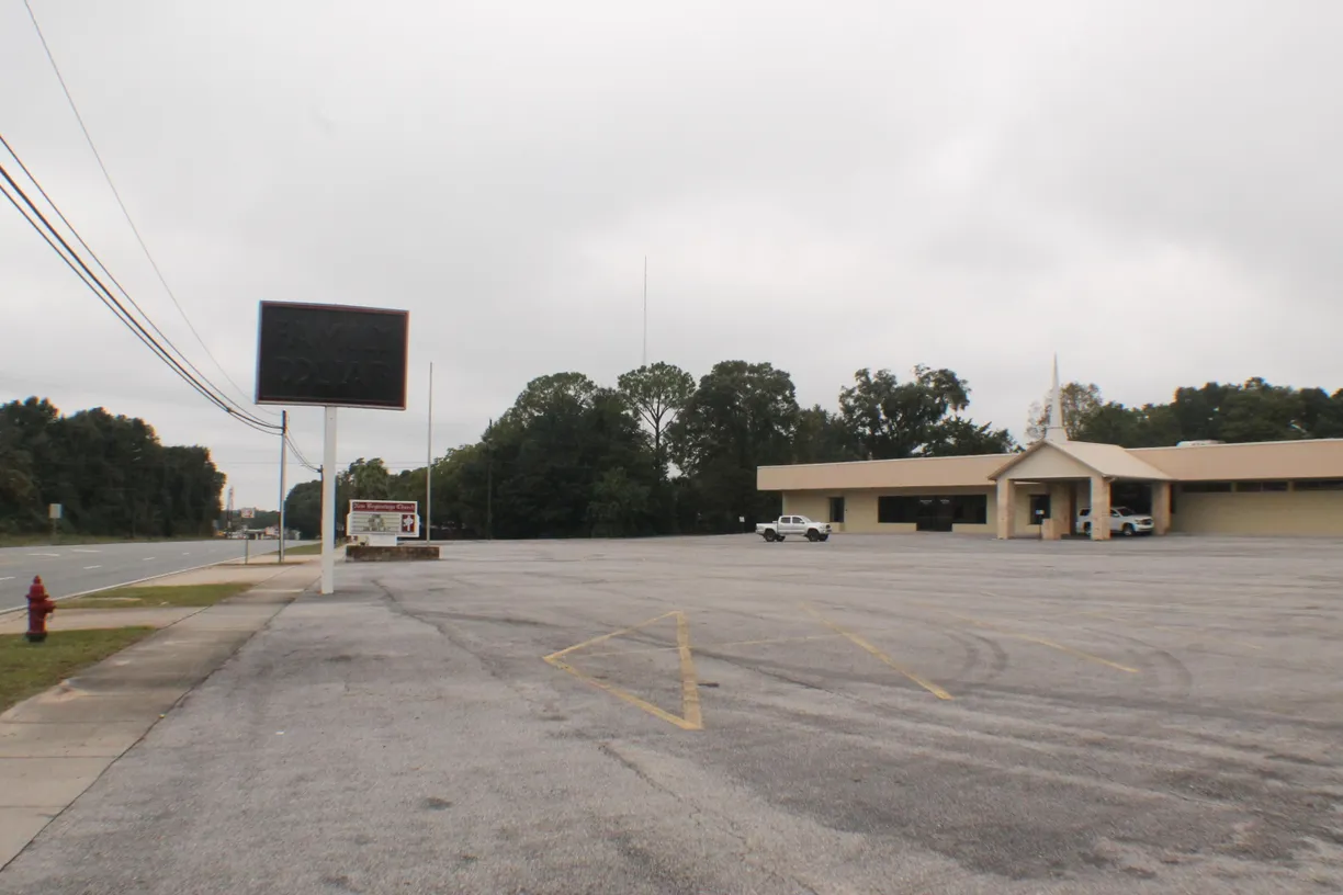Northwest Florida Real Estate | View 404 W James Lee Boulevard | Listing