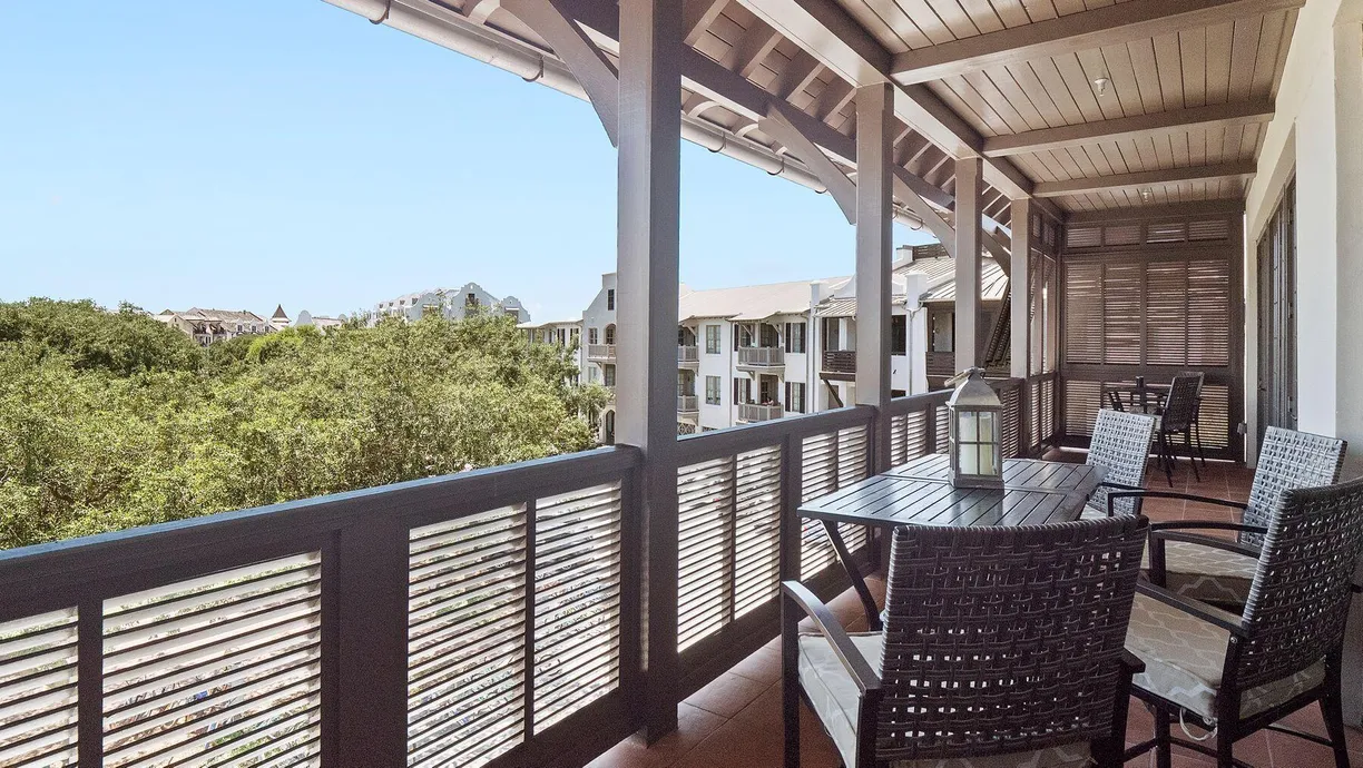 Northwest Florida Real Estate | View 78 N Barrett Square, 7 | 3 Beds, 2 Baths