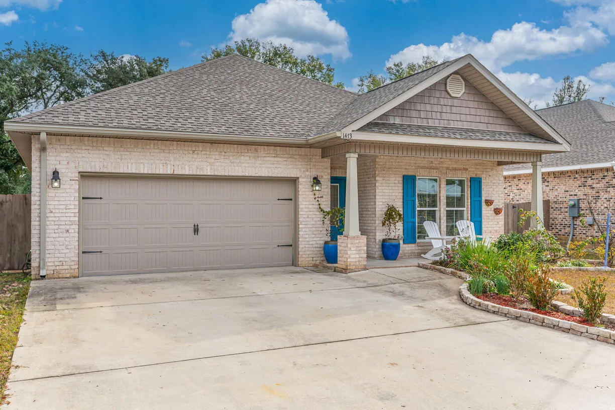 Northwest Florida Real Estate | View 1413 Cedar | 5 Beds, 2 Baths
