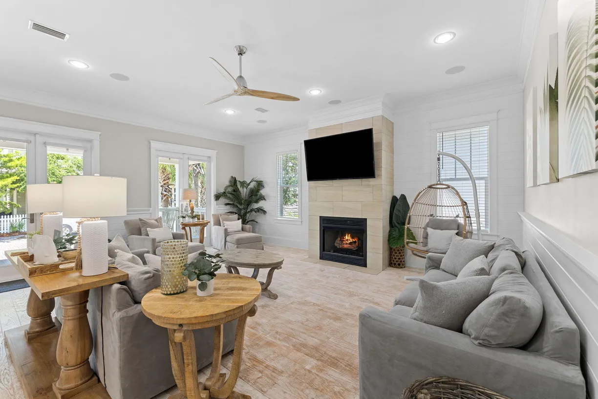 Northwest Florida Real Estate | View 19 W Chester Street | 4 Beds, 3 Baths