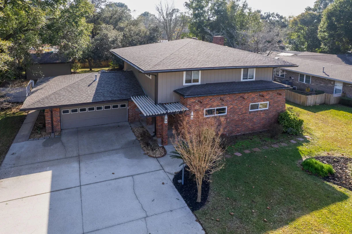 Northwest Florida Real Estate | View 39 Magnolia Avenue | 4 Beds, 2 Baths