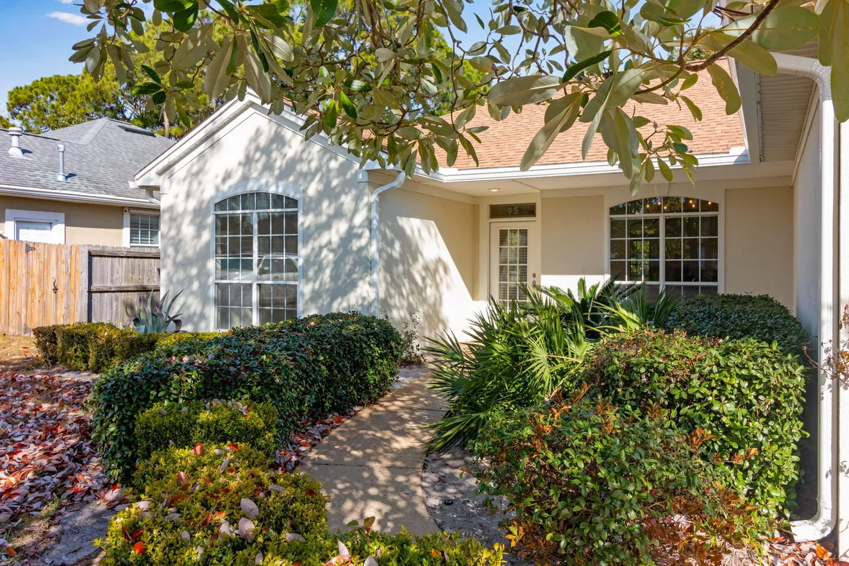 Northwest Florida Real Estate | View 95 Bonaire Boulevard | 3 Beds, 2 Baths