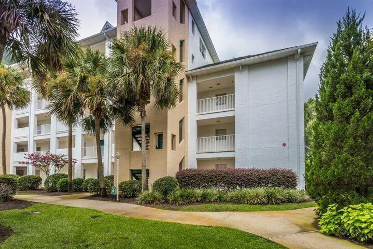 Northwest Florida Real Estate | View 4274 Calinda Lane, 229 | 1 Bed, 1 Bath