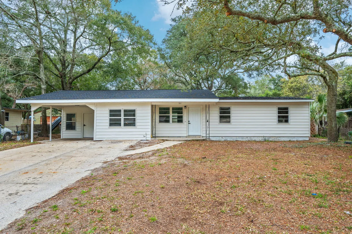 Northwest Florida Real Estate | View 511 Thornhill Road | 4 Beds, 1 Bath