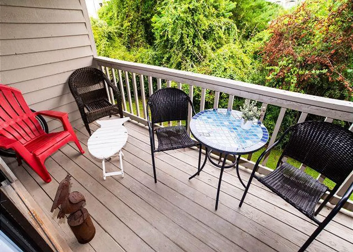 Northwest Florida Real Estate | View 78 N Myrtle Drive, 110 | 2 Beds, 1 Bath