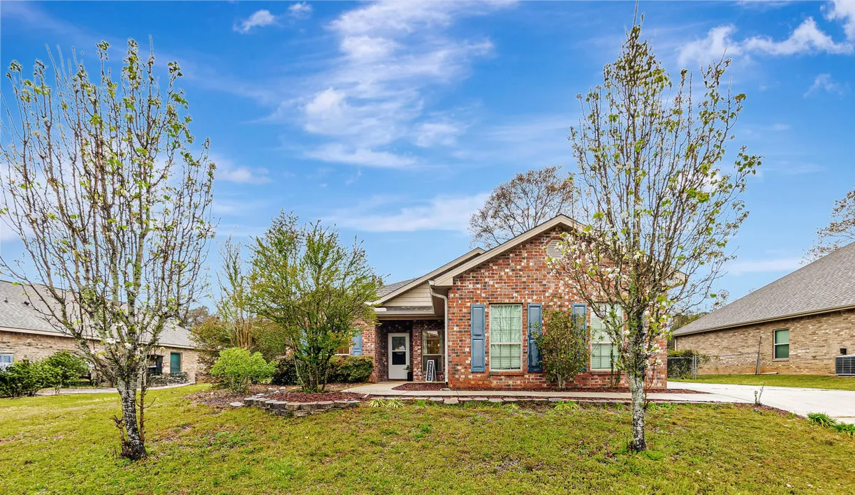 Northwest Florida Real Estate | View 3559 Autumn Woods Drive | 3 Beds, 2 Baths