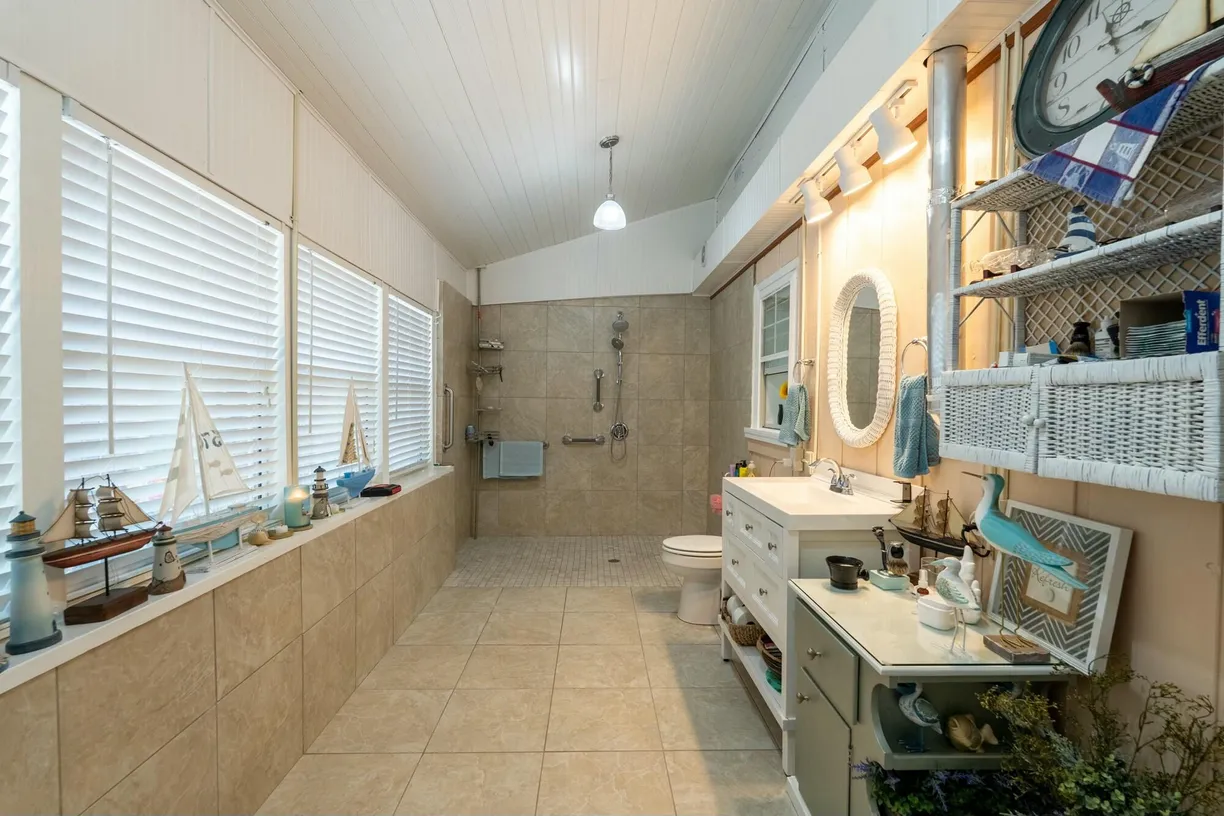 Northwest Florida Real Estate | View 711 Powell Drive | 2 Beds, 2 Baths