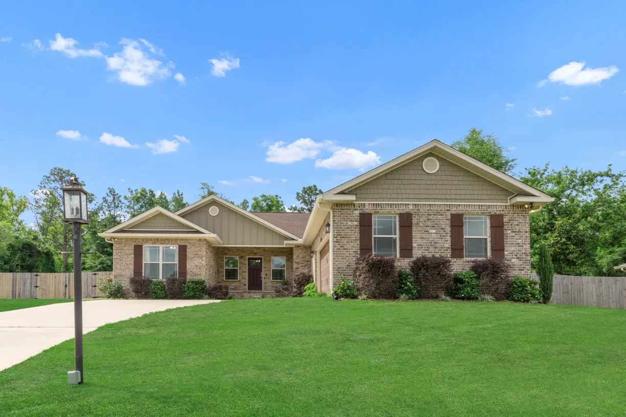 6437 Amanda Court, Crestview, FL 32536 Property for sale