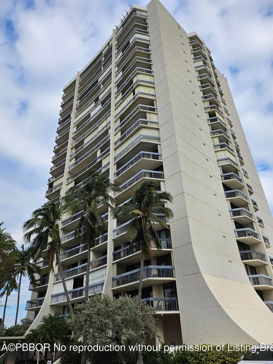 South Florida Real Estate | View 2400 Presidential Way, 602 | 1 Bed, 1 Bath