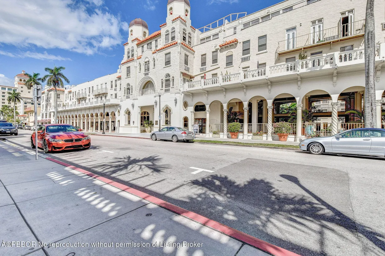 South Florida Real Estate | View 235 Sunrise Avenue, 3006 | 1 Bed, 1 Bath