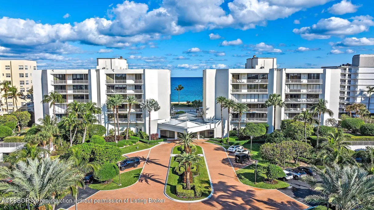 South Florida Real Estate | View 2770 S Ocean Boulevard, S302 | 3 Beds, 3 Baths