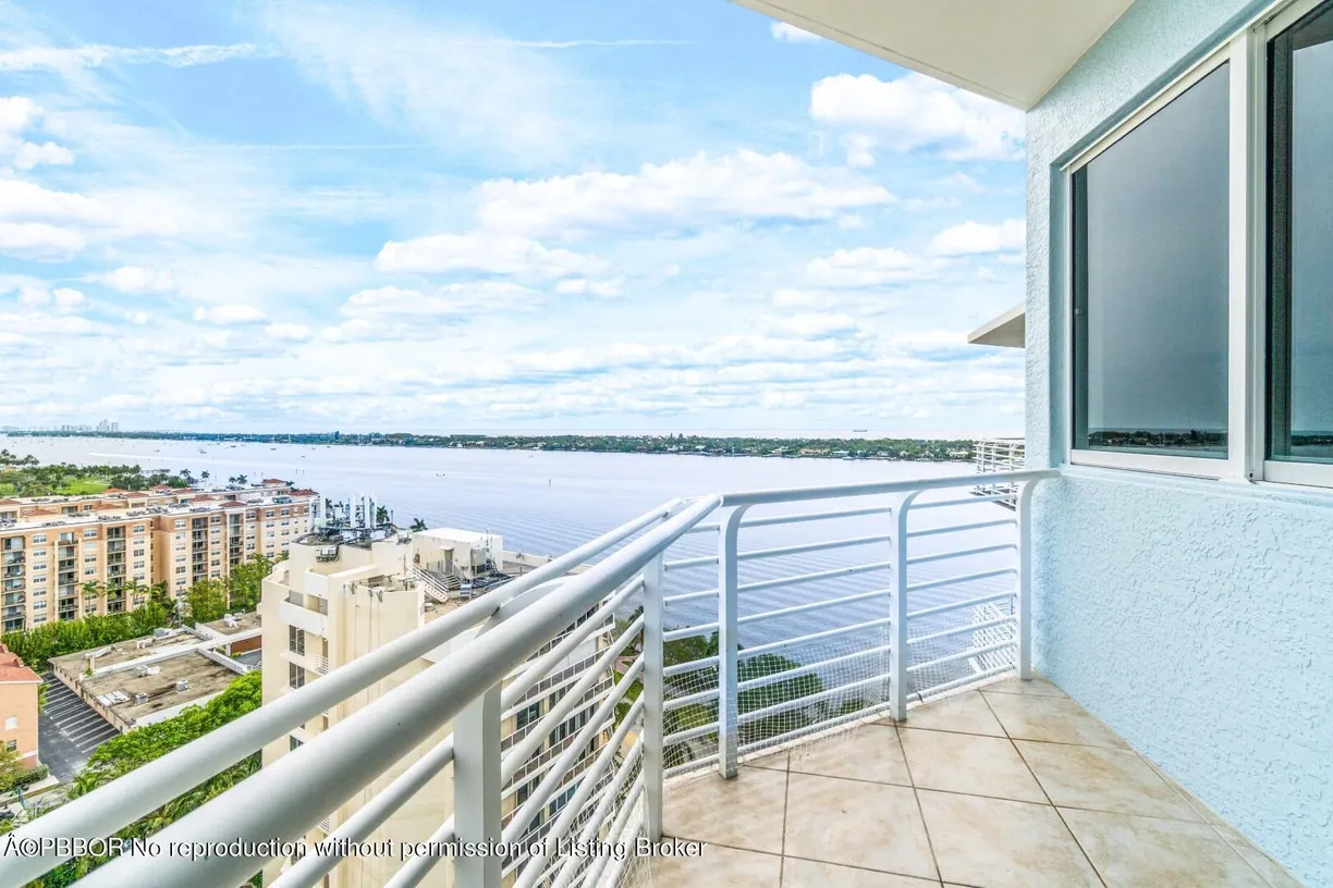South Florida Real Estate | View 1551 N Flagler Drive, UPH-3 | Listing