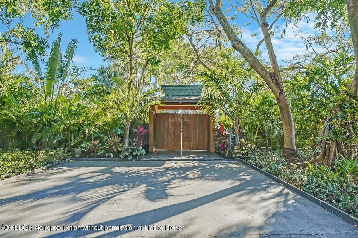 South Florida Real Estate | View 250 Essex Lane | 4 Beds, 4 Baths