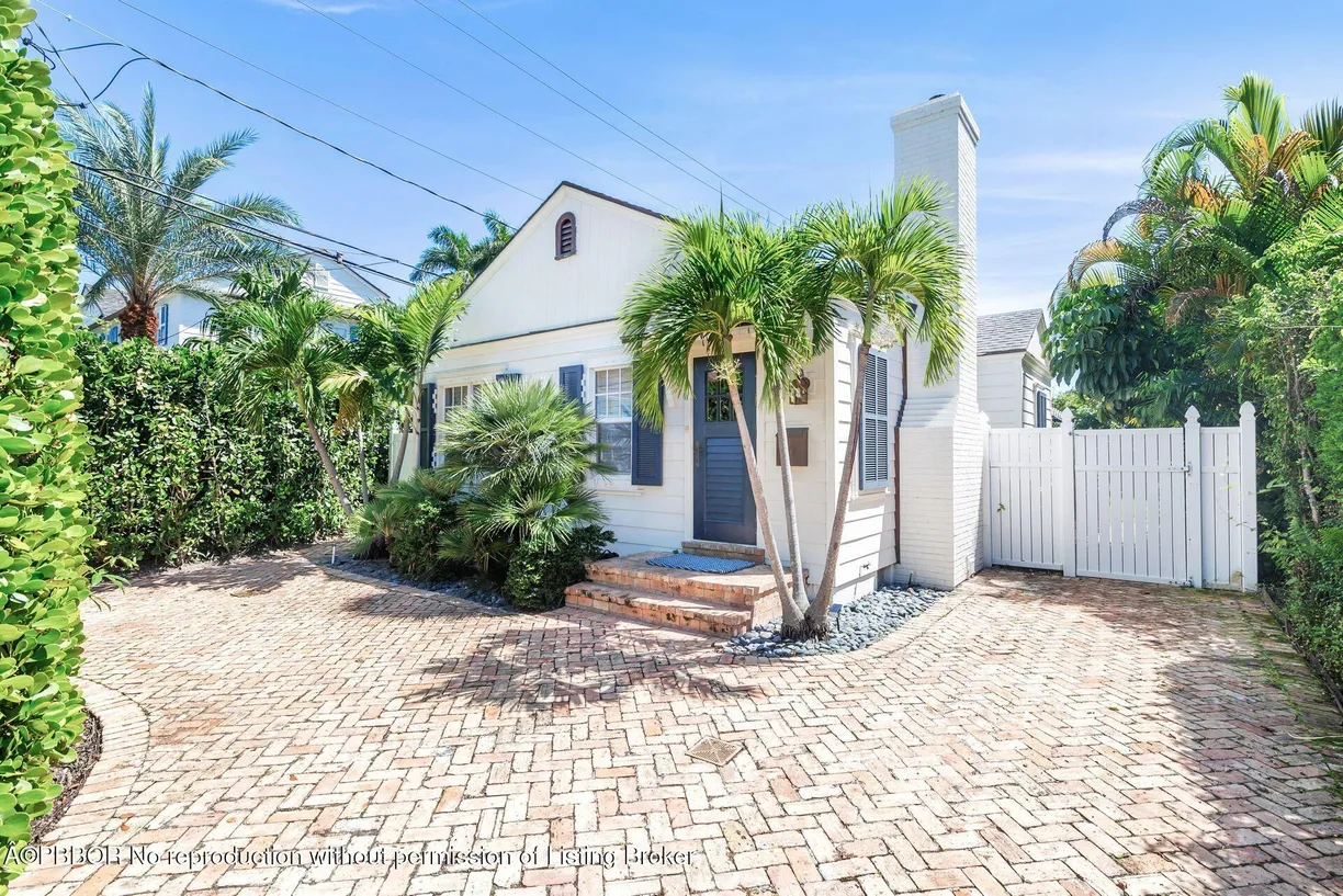 South Florida Real Estate | View 231 Cocoanut Row | 3 Beds, 2 Baths