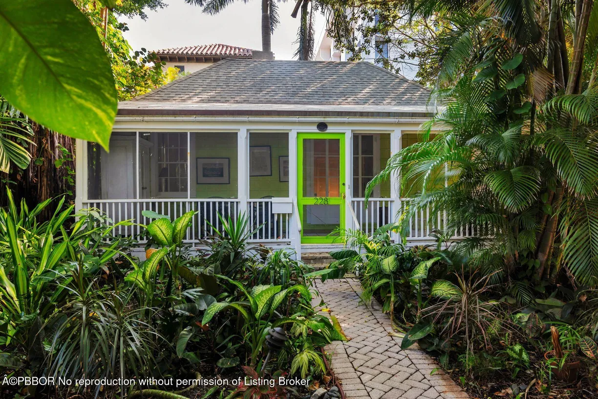South Florida Real Estate | View 228 Phipps Plaza | 2 Beds, 2 Baths