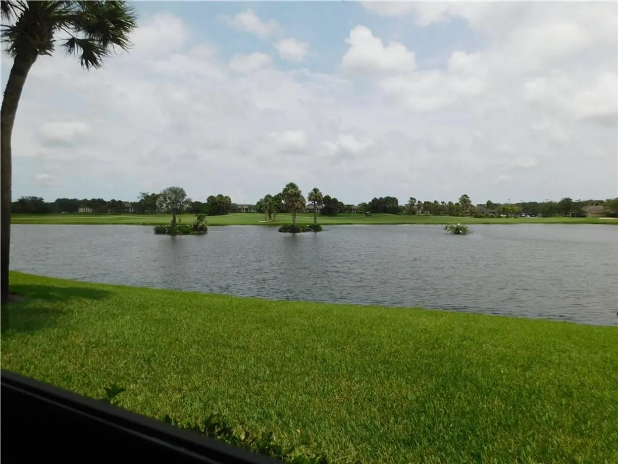 South Florida Real Estate | View 11 Plantation Drive, 106 | 2 Beds, 2 Baths