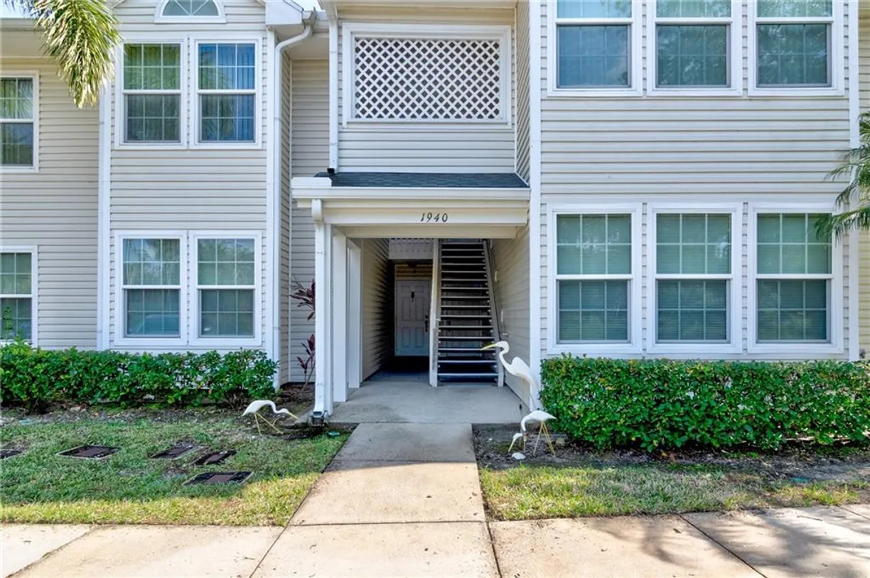 South Florida Real Estate | View 1940 Westminster Circle, 7-6 | 2 Beds, 3 Baths